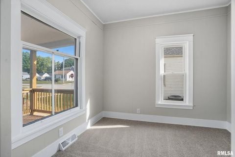 Tiny photo for 2707 JACKSON Avenue, Davenport, IA 52802 (MLS # QC4268022)