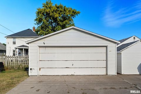 Tiny photo for 2707 JACKSON Avenue, Davenport, IA 52802 (MLS # QC4268022)