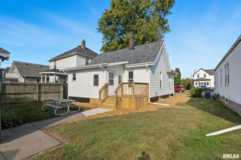 Tiny photo for 2707 JACKSON Avenue, Davenport, IA 52802 (MLS # QC4268022)