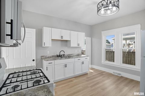 Tiny photo for 2707 JACKSON Avenue, Davenport, IA 52802 (MLS # QC4268022)