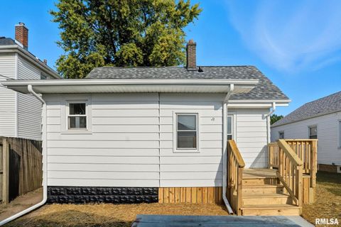 Tiny photo for 2707 JACKSON Avenue, Davenport, IA 52802 (MLS # QC4268022)