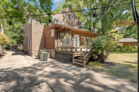 Tiny photo for 805 W Indiana Avenue, Urbana, IL 61801 (MLS # 12474124)