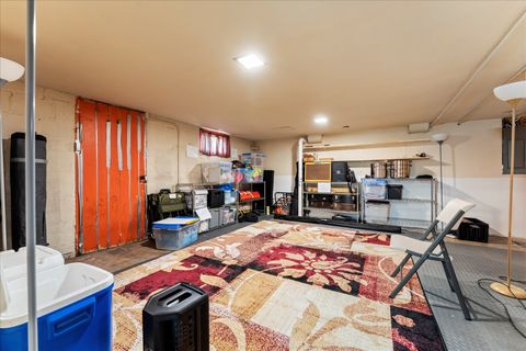 Tiny photo for 805 W Indiana Avenue, Urbana, IL 61801 (MLS # 12474124)