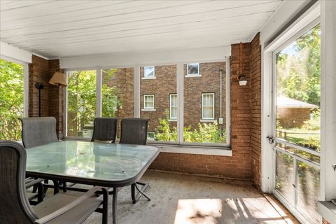 Tiny photo for 805 W Indiana Avenue, Urbana, IL 61801 (MLS # 12474124)