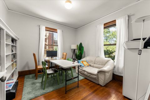 Tiny photo for 805 W Indiana Avenue, Urbana, IL 61801 (MLS # 12474124)