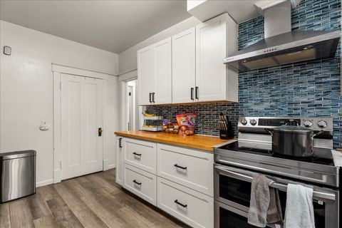 Tiny photo for 805 W Indiana Avenue, Urbana, IL 61801 (MLS # 12474124)