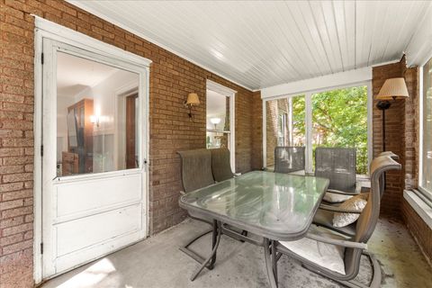 Tiny photo for 805 W Indiana Avenue, Urbana, IL 61801 (MLS # 12474124)