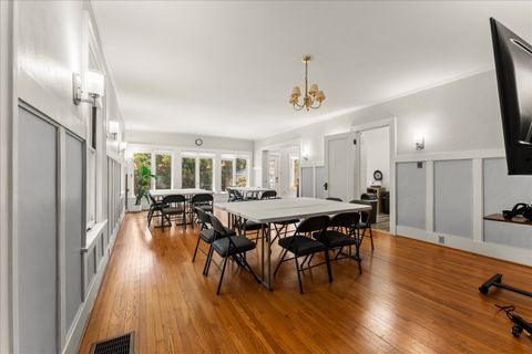 Tiny photo for 805 W Indiana Avenue, Urbana, IL 61801 (MLS # 12474124)