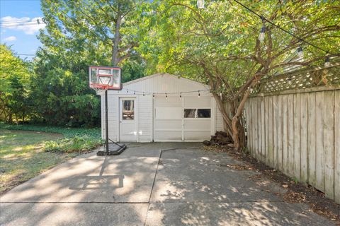Tiny photo for 805 W Indiana Avenue, Urbana, IL 61801 (MLS # 12474124)