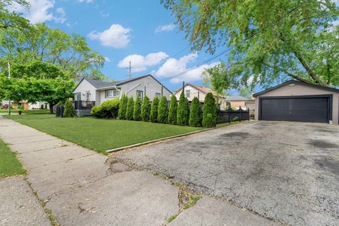 Tiny photo for 10045 S Kostner Avenue, Oak Lawn, IL 60453 (MLS # 12371110)