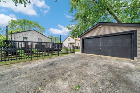Tiny photo for 10045 S Kostner Avenue, Oak Lawn, IL 60453 (MLS # 12371110)