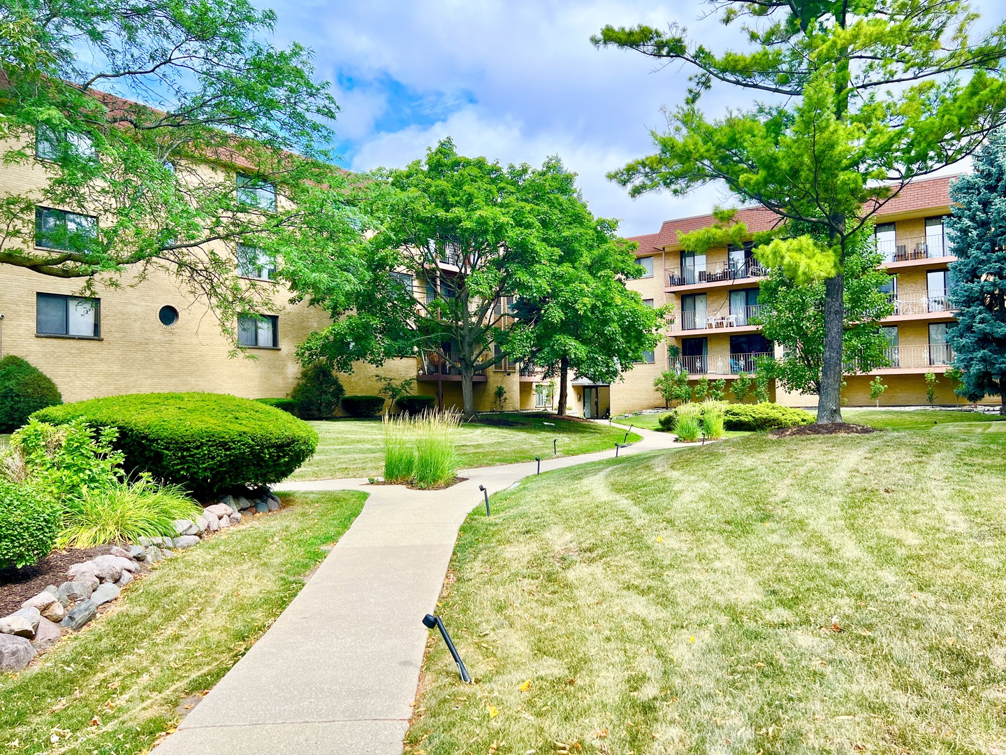 7100 W Cullom Avenue 213