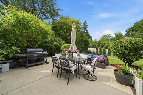 Tiny photo for 626 E Golf Road, Libertyville, IL 60048 (MLS # 12789400)