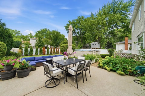 Tiny photo for 626 E Golf Road, Libertyville, IL 60048 (MLS # 12789400)