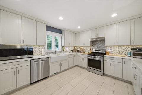 Tiny photo for 626 E Golf Road, Libertyville, IL 60048 (MLS # 12789400)