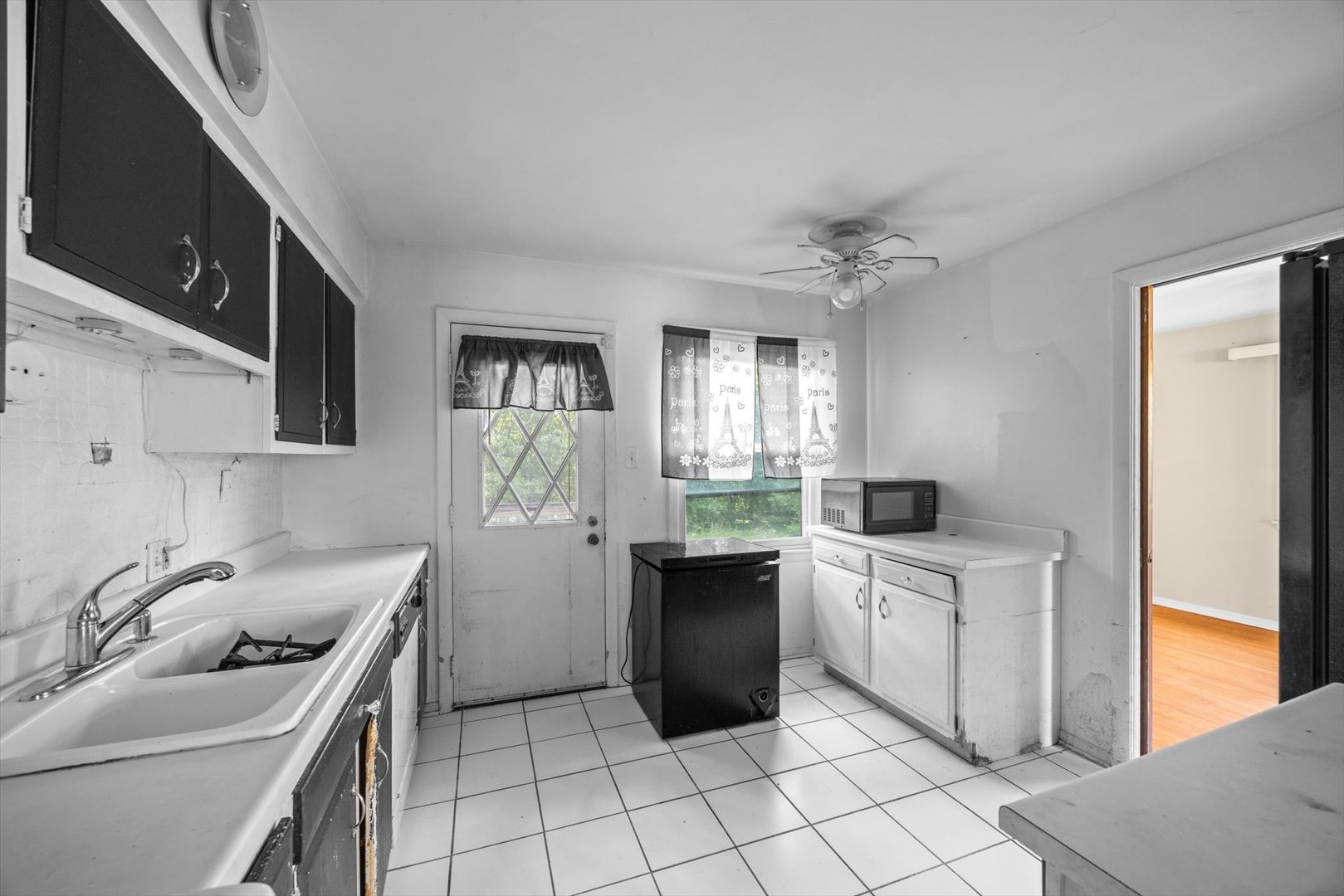 22644 Lakeshore Drive
