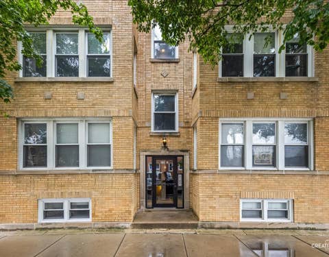 Photo of 3335 W BYRON Street #G, Chicago, IL 60618 (MLS # 12683050)