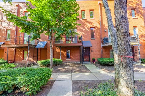 Tiny photo for 1200 S Federal Street #C, Chicago, IL 60605 (MLS # 12466666)