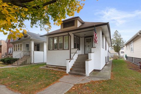 Tiny photo for 4040 N Meade Avenue, Chicago, IL 60634 (MLS # 12518212)