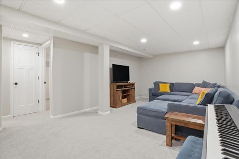 Tiny photo for 1109 Whitman Place, Vernon Hills, IL 60061 (MLS # 12660398)
