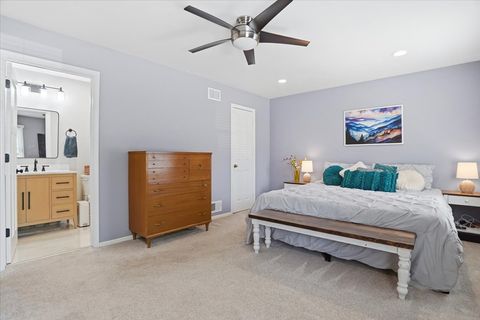 Tiny photo for 1109 Whitman Place, Vernon Hills, IL 60061 (MLS # 12660398)