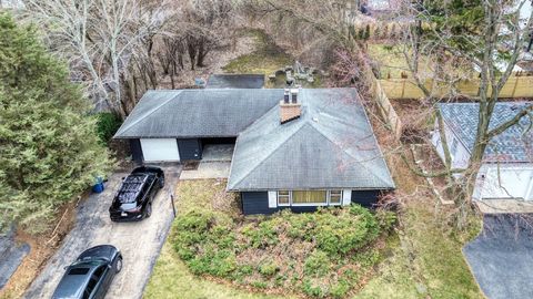 Tiny photo for 270 E Saint Charles Road, Elmhurst, IL 60126 (MLS # 12603977)