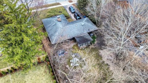 Tiny photo for 270 E Saint Charles Road, Elmhurst, IL 60126 (MLS # 12603977)