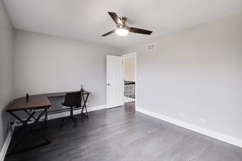 Tiny photo for 421 W Hawthorne Street, Arlington Heights, IL 60004 (MLS # 12602630)