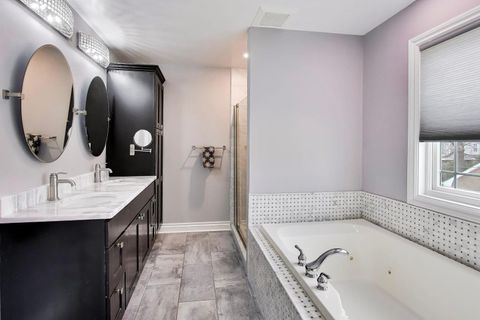 Tiny photo for 421 W Hawthorne Street, Arlington Heights, IL 60004 (MLS # 12602630)