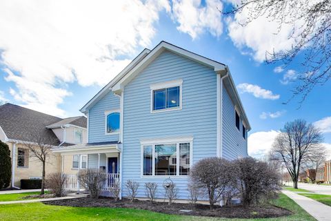 Tiny photo for 421 W Hawthorne Street, Arlington Heights, IL 60004 (MLS # 12602630)