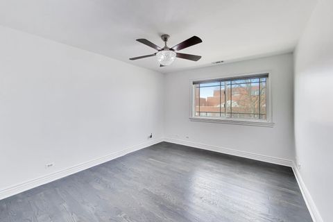 Tiny photo for 421 W Hawthorne Street, Arlington Heights, IL 60004 (MLS # 12602630)