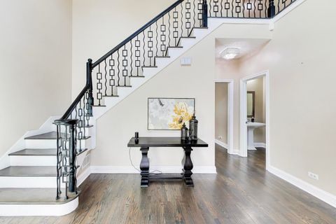 Tiny photo for 421 W Hawthorne Street, Arlington Heights, IL 60004 (MLS # 12602630)