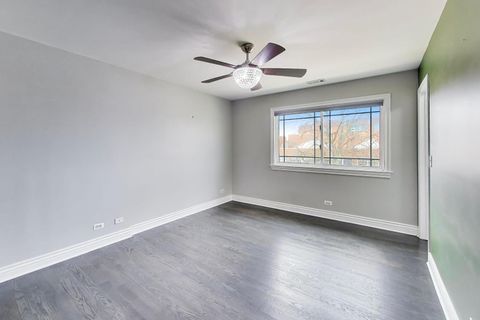 Tiny photo for 421 W Hawthorne Street, Arlington Heights, IL 60004 (MLS # 12602630)