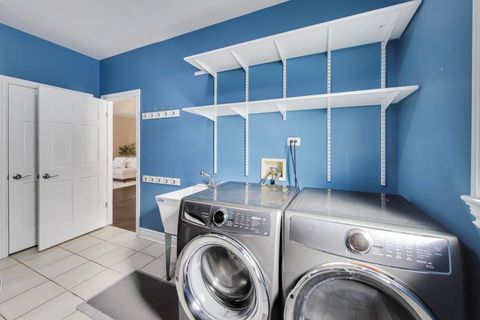 Tiny photo for 421 W Hawthorne Street, Arlington Heights, IL 60004 (MLS # 12602630)