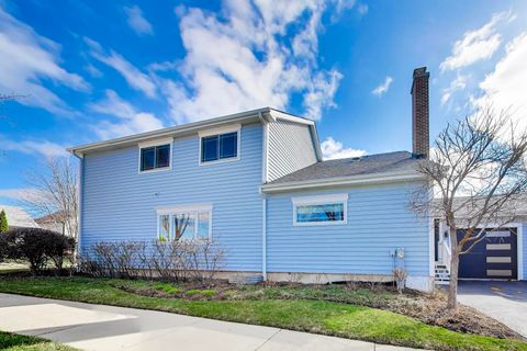 Tiny photo for 421 W Hawthorne Street, Arlington Heights, IL 60004 (MLS # 12602630)