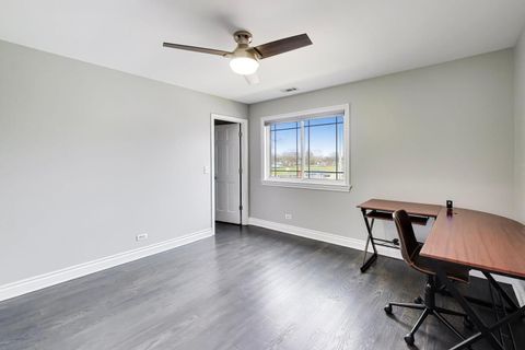 Tiny photo for 421 W Hawthorne Street, Arlington Heights, IL 60004 (MLS # 12602630)