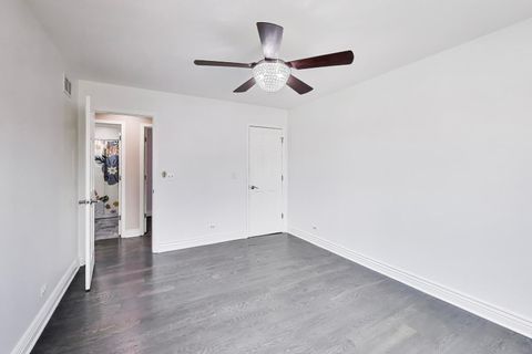 Tiny photo for 421 W Hawthorne Street, Arlington Heights, IL 60004 (MLS # 12602630)