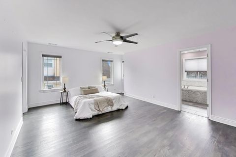 Tiny photo for 421 W Hawthorne Street, Arlington Heights, IL 60004 (MLS # 12602630)