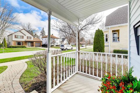 Tiny photo for 421 W Hawthorne Street, Arlington Heights, IL 60004 (MLS # 12602630)