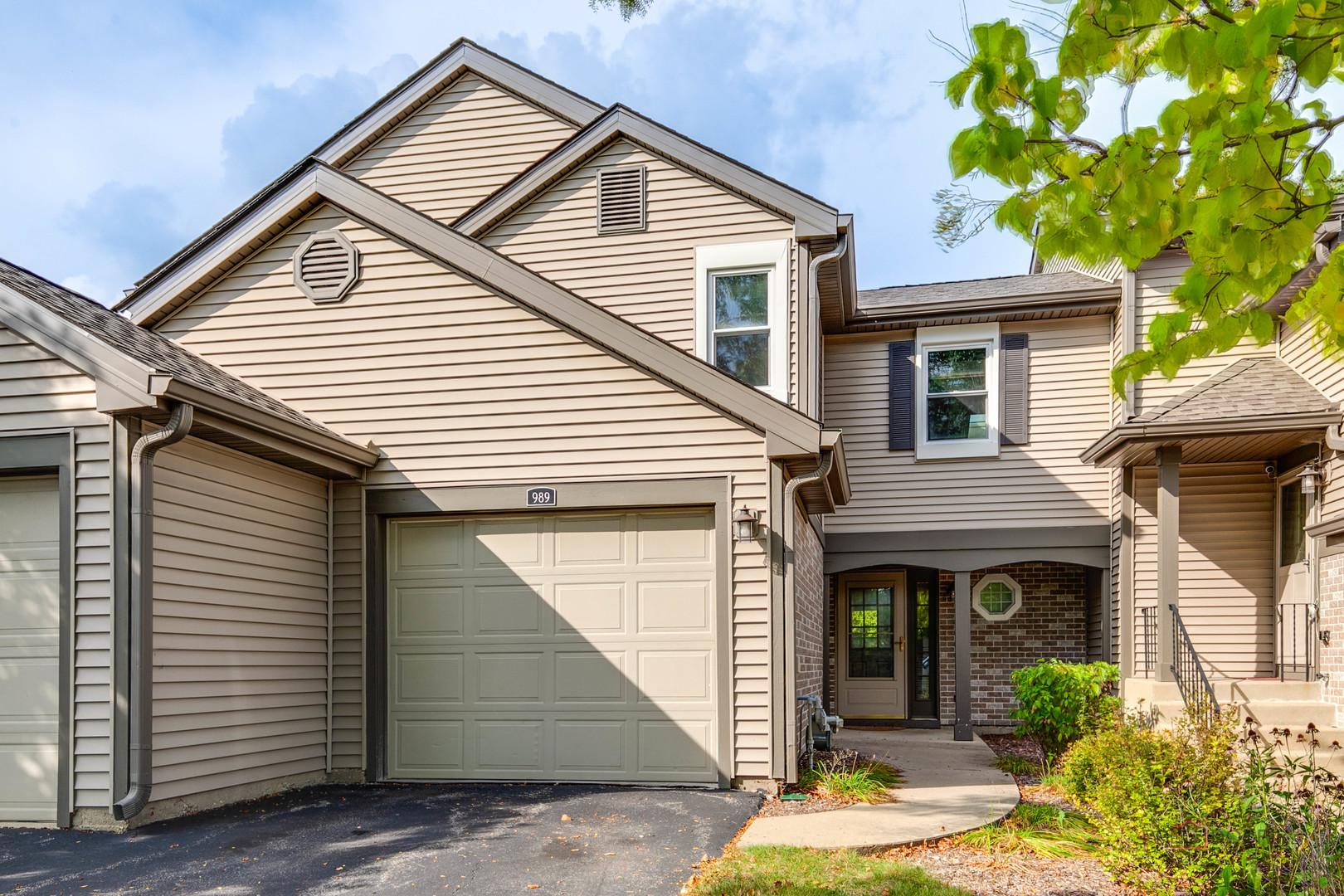 989 BUTTER CREEK Court 989