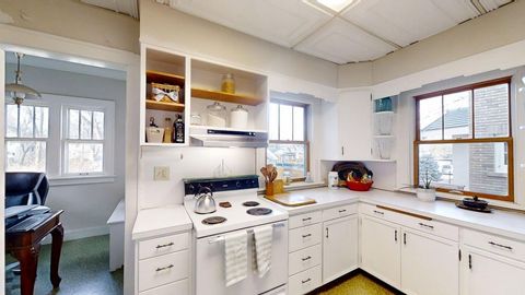 Tiny photo for 1416 N Clinton Boulevard, Bloomington, IL 61701 (MLS # 12534491)