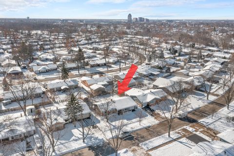 Tiny photo for 241 Pleasant Drive, Elk Grove Village, IL 60007 (MLS # 12520229)