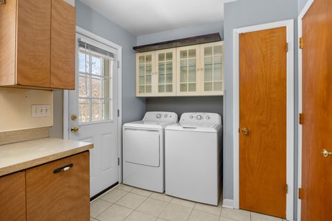 Tiny photo for 241 Pleasant Drive, Elk Grove Village, IL 60007 (MLS # 12520229)