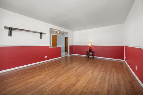 Tiny photo for 241 Pleasant Drive, Elk Grove Village, IL 60007 (MLS # 12520229)