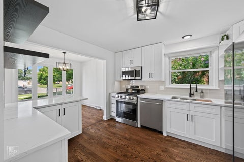 Tiny photo for 7725 NARRAGANSETT Avenue, Burbank, IL 60459 (MLS # 12709098)