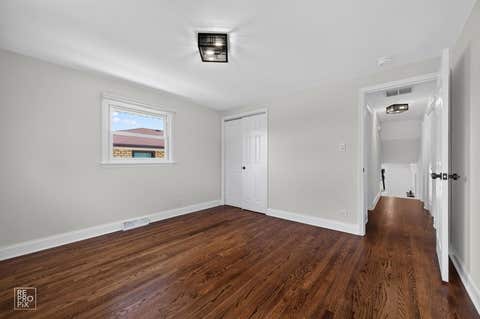 Tiny photo for 7725 NARRAGANSETT Avenue, Burbank, IL 60459 (MLS # 12709098)