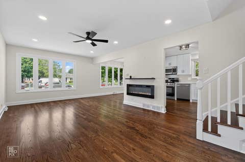 Tiny photo for 7725 NARRAGANSETT Avenue, Burbank, IL 60459 (MLS # 12709098)