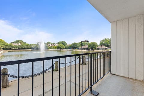 Tiny photo for 2005 S Finley Road #103, Lombard, IL 60148 (MLS # 12712106)