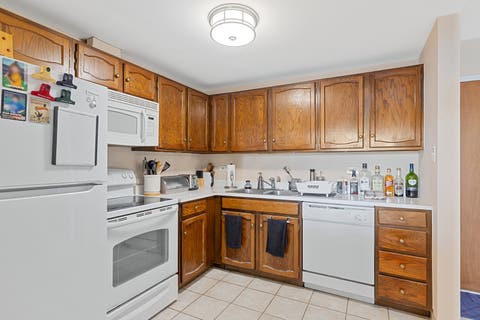 Tiny photo for 2005 S Finley Road #103, Lombard, IL 60148 (MLS # 12712106)