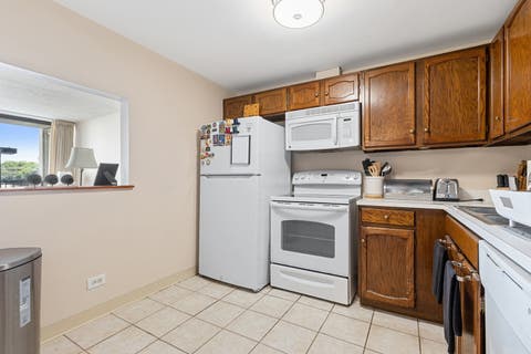 Tiny photo for 2005 S Finley Road #103, Lombard, IL 60148 (MLS # 12712106)